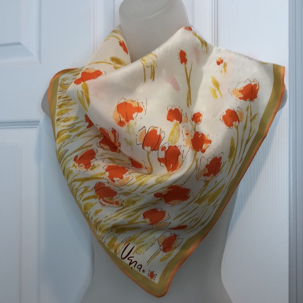 VTG Vera Neumann gorgeous scarf featuring a tulip design 60’s Collectible